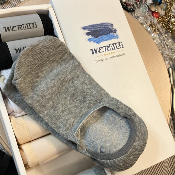 Big assortment of ladies, jewelry rings, earrings, watches, sterling silver plus - Picture 11 of 11